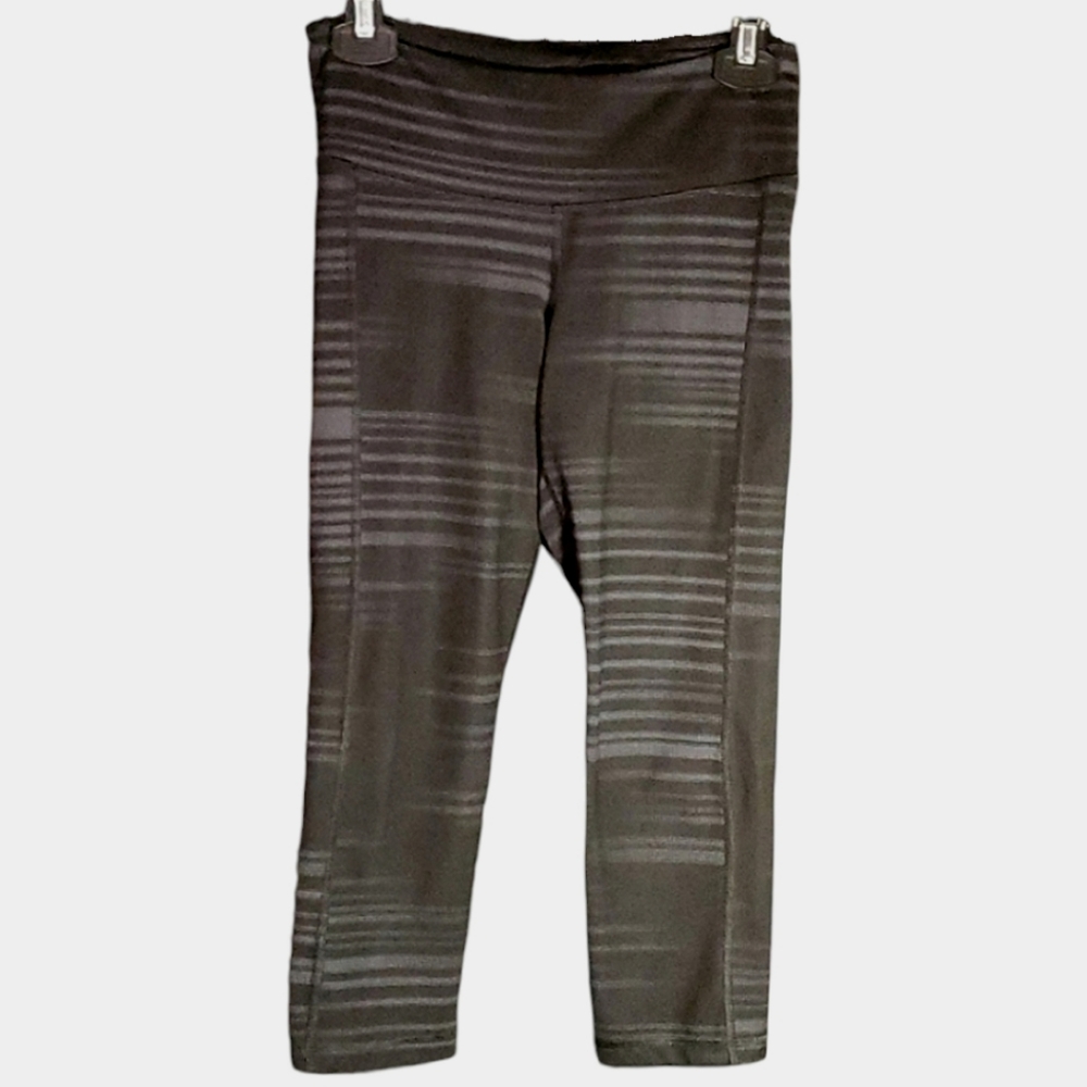 Old Navy 19" Active Capri Leggings - Black/Grey - Size Small